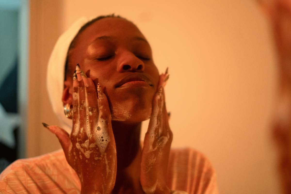 Makeup Remover Face Wipe How To: The Right (and Wrong) Way to Cleanse Without Ruining Your Skin