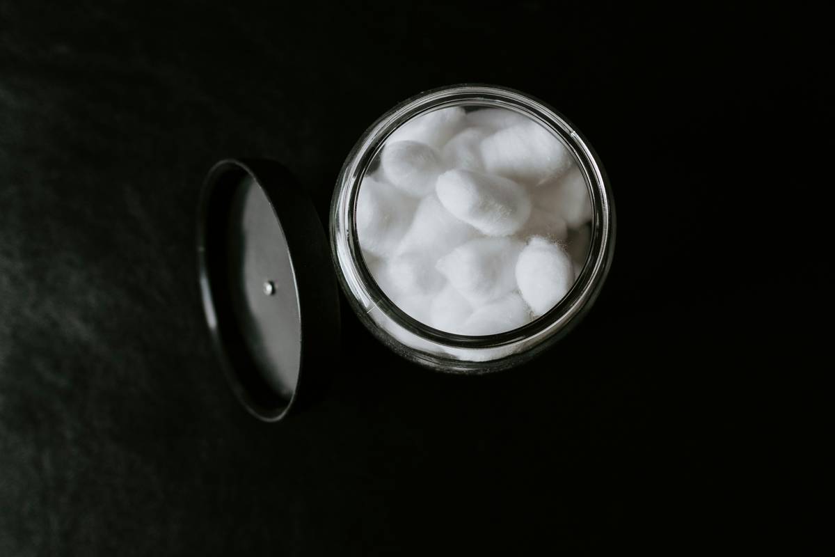 Makeup Wipes Remover: Why Your Skin Hates Them (And What to Use Instead)